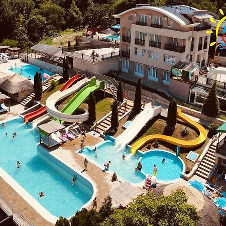 Sunny Hill Apartments & Aqua Park Врнячка-Баня Экстерьер фото