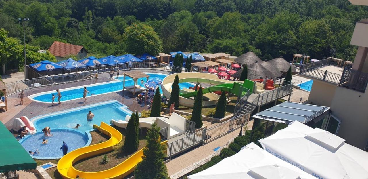 Sunny Hill Apartments & Aqua Park Врнячка-Баня Экстерьер фото