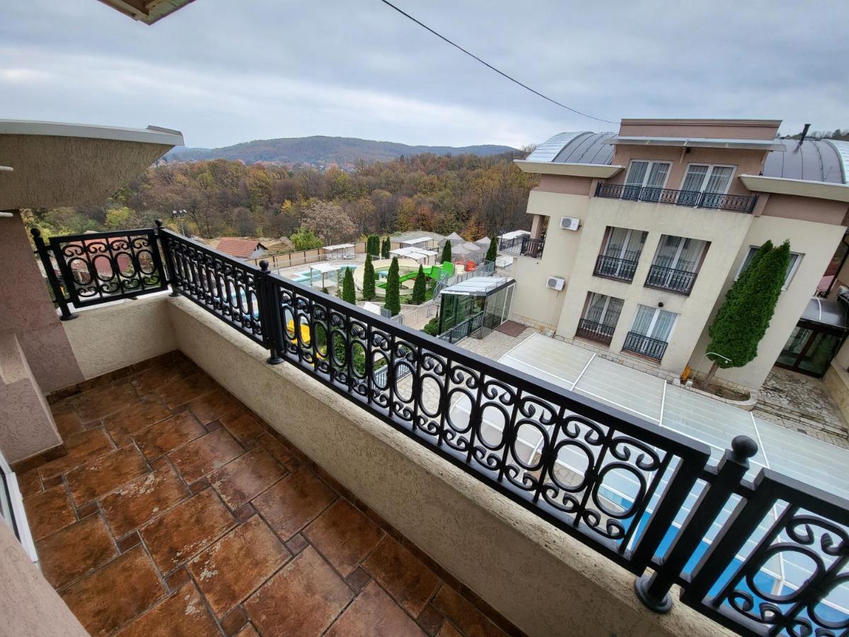 Sunny Hill Apartments & Aqua Park Врнячка-Баня Экстерьер фото