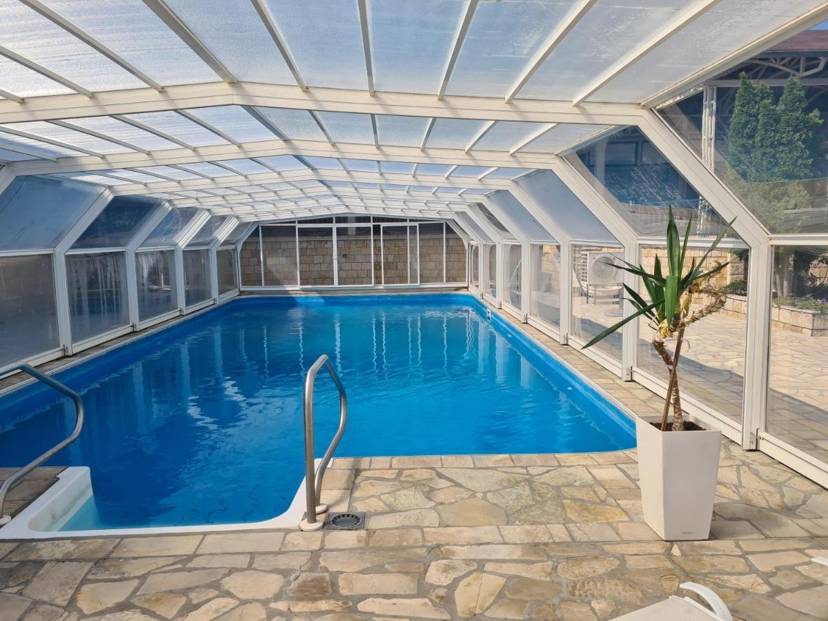 Sunny Hill Apartments & Aqua Park Врнячка-Баня Экстерьер фото
