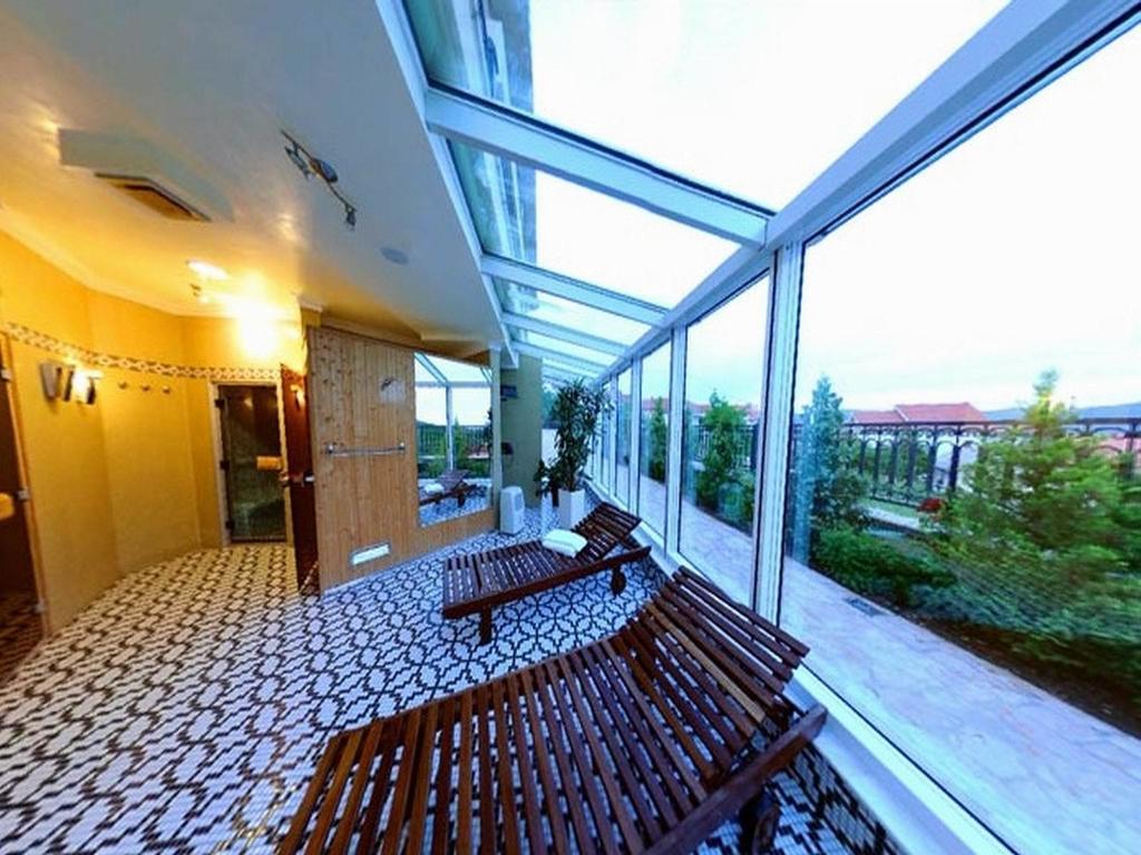 Sunny Hill Apartments & Aqua Park Врнячка-Баня Экстерьер фото