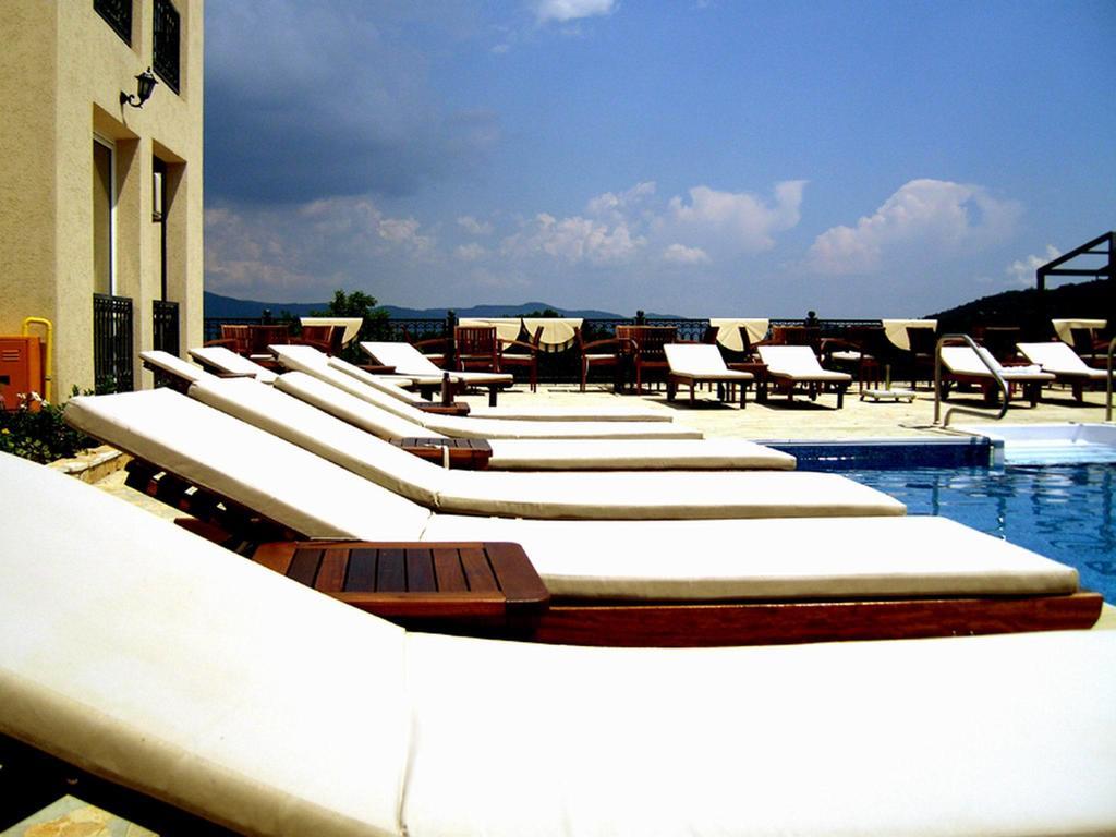 Sunny Hill Apartments & Aqua Park Врнячка-Баня Экстерьер фото