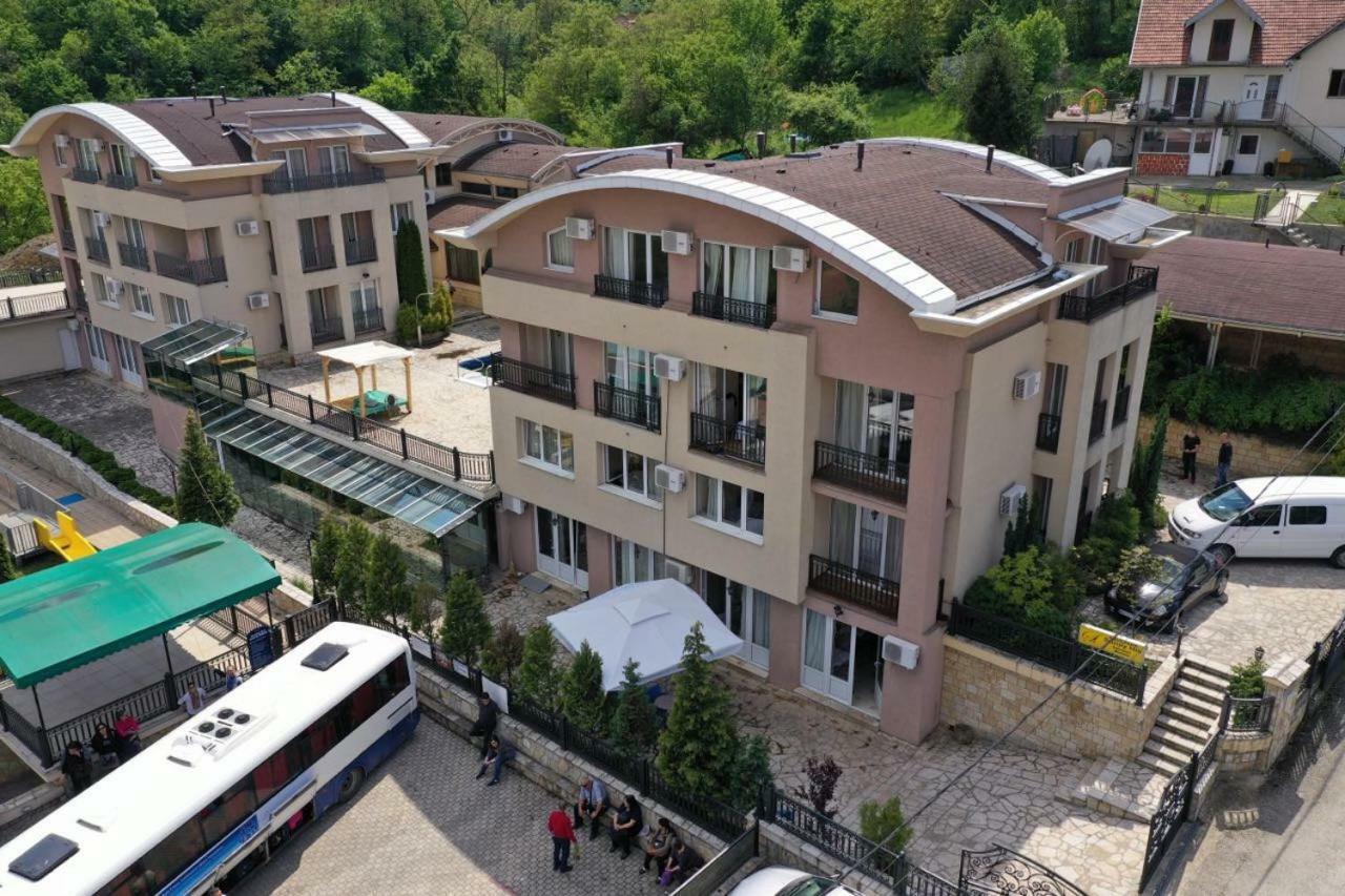 Sunny Hill Apartments & Aqua Park Врнячка-Баня Экстерьер фото