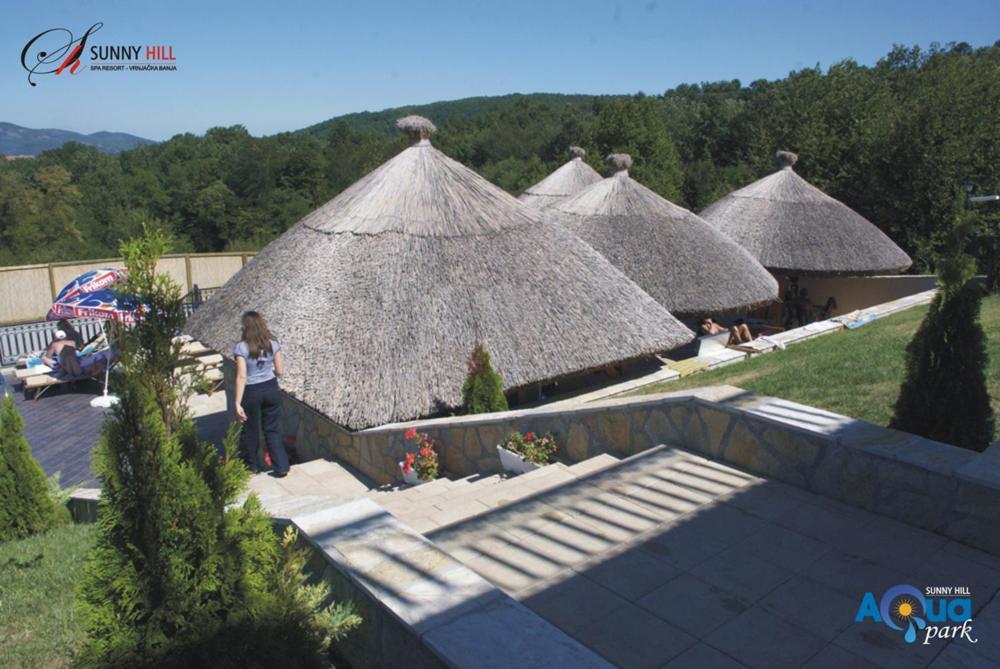 Sunny Hill Apartments & Aqua Park Врнячка-Баня Экстерьер фото